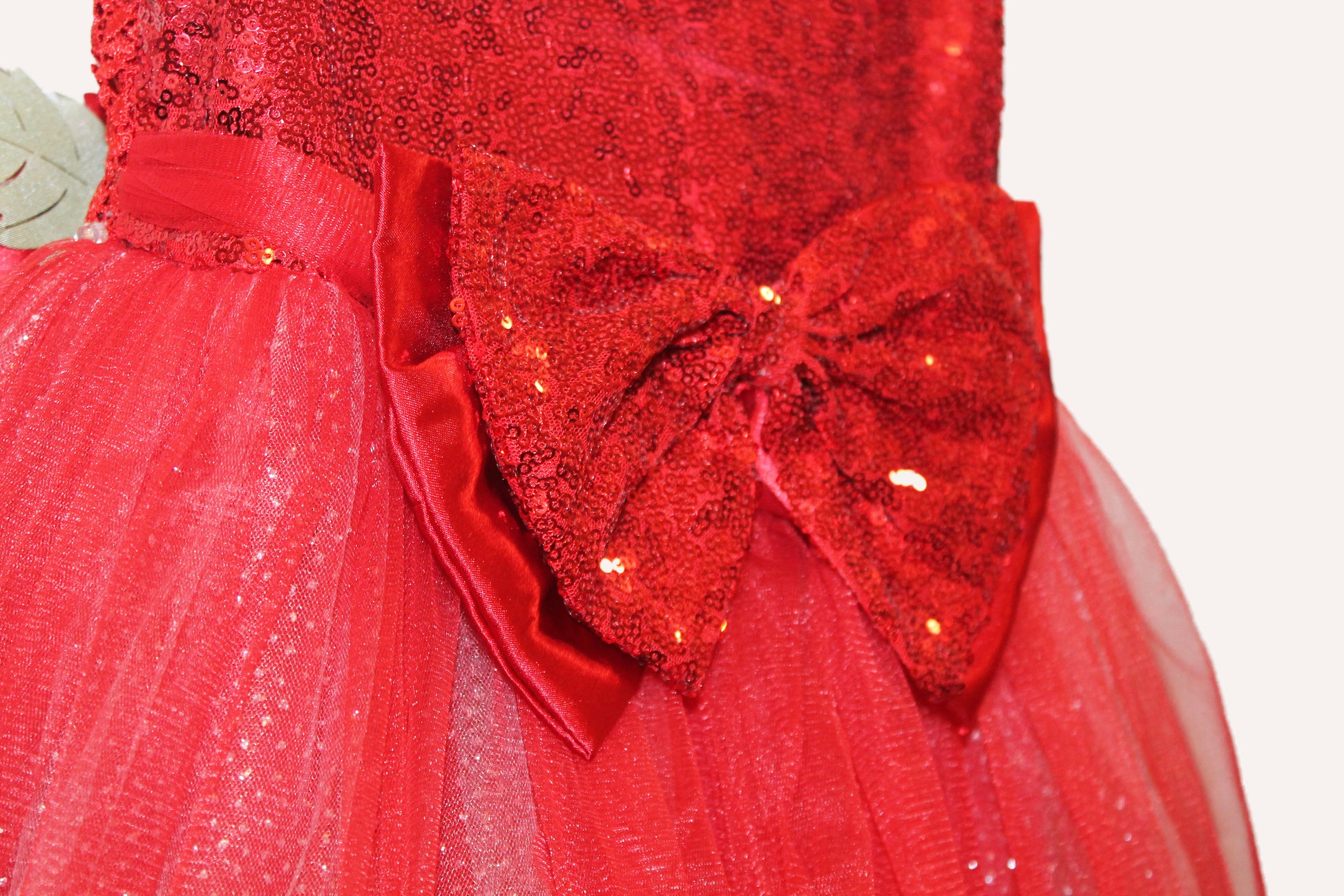 Classic Red Sparkly Flower And Pearls Lace Girl Dress